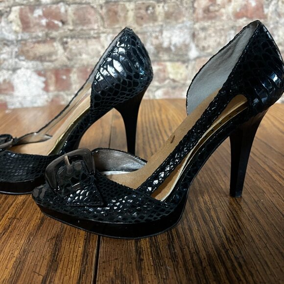 BCBG Paris Black Faux Snakeskin Peep-Toe Heels – Bold Elegance in Size 7B (EU 37 - Picture 4 of 6